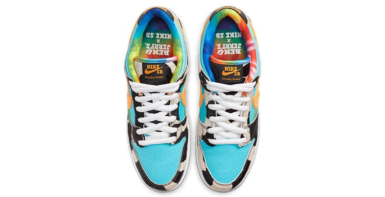 Top down view of the Nike Chunky Dunky shoes