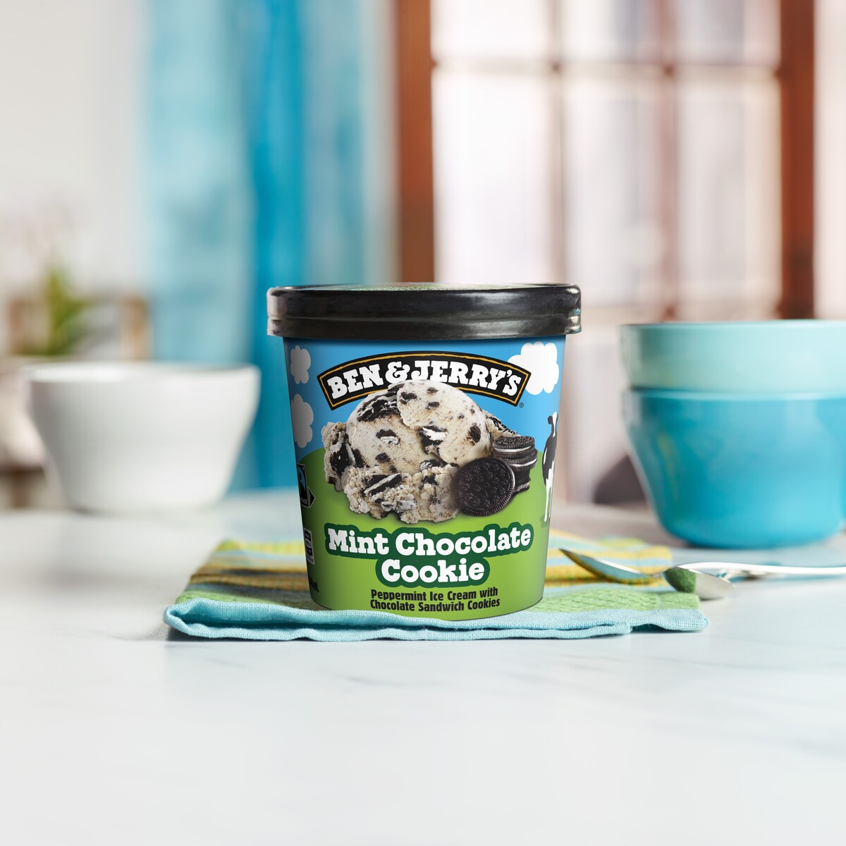 Mint Chocolate Cookie Ice Cream - Pint 2 / 5